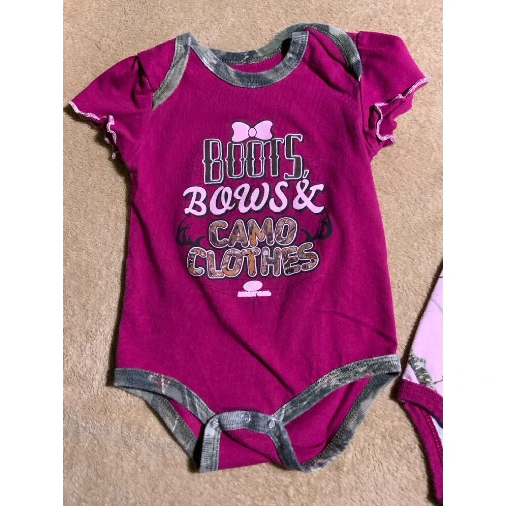 Baby Girls Mossy Oak 2pc Set Sz 6-9 Months Bodysuit Pink Camo Hearts‎ Hug Outfit